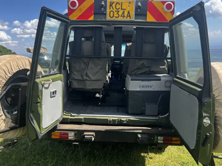 Trunk landcruiser troopy roadtrip kenya with fridge