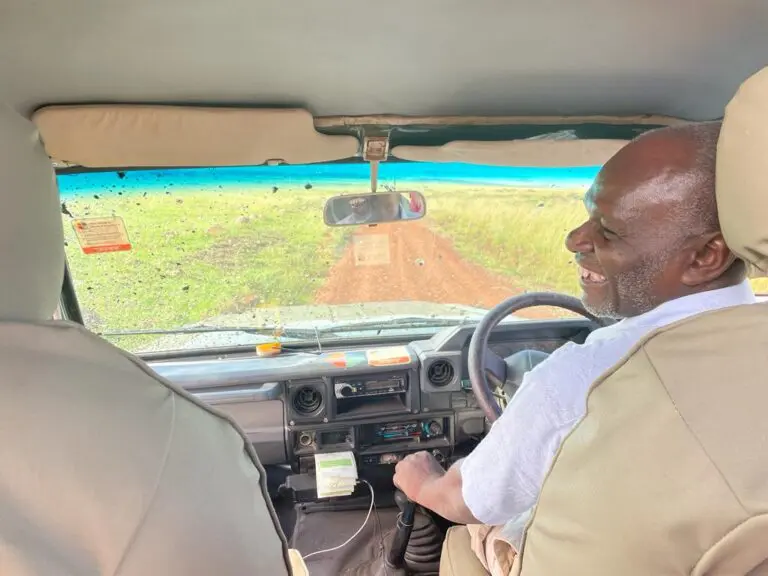 Roadtrip kenya 4x4 safari with driver guide