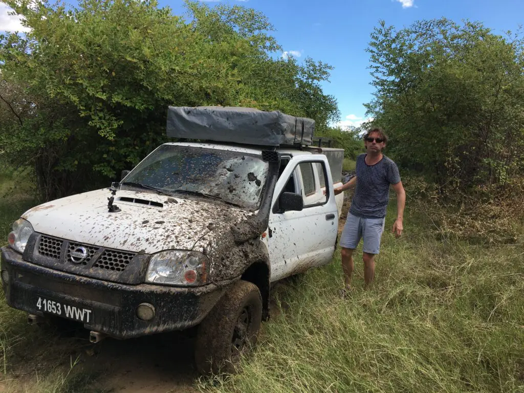 Manja Car Stuck In Mud