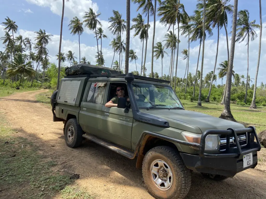 Okke Double Cab Palm Trees