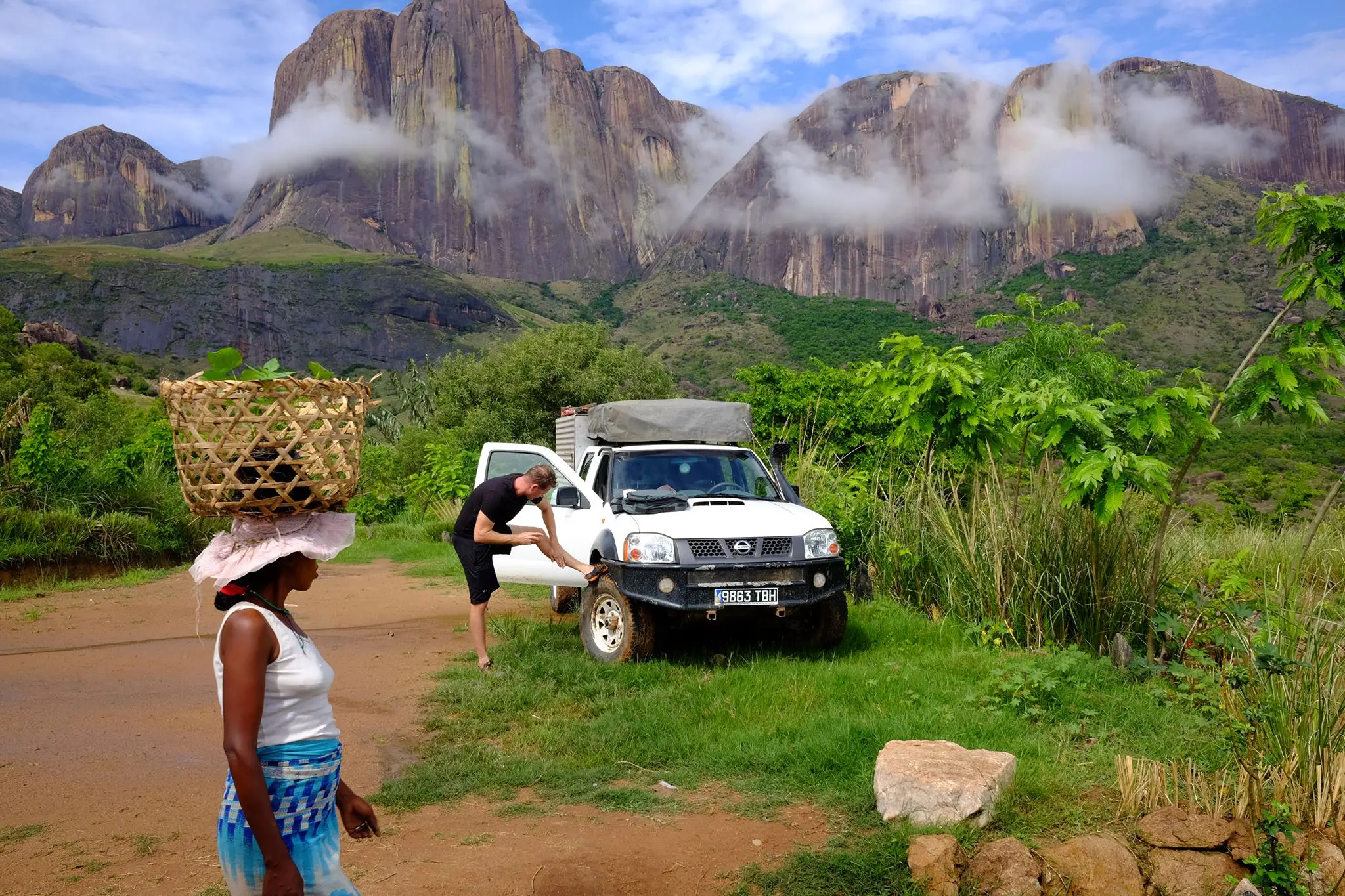 Pitstop in Madagascar on the RN7