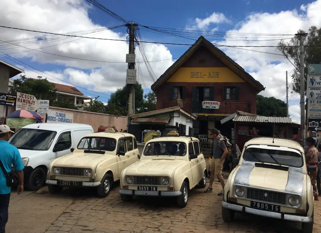 Tana Taxis Cropped